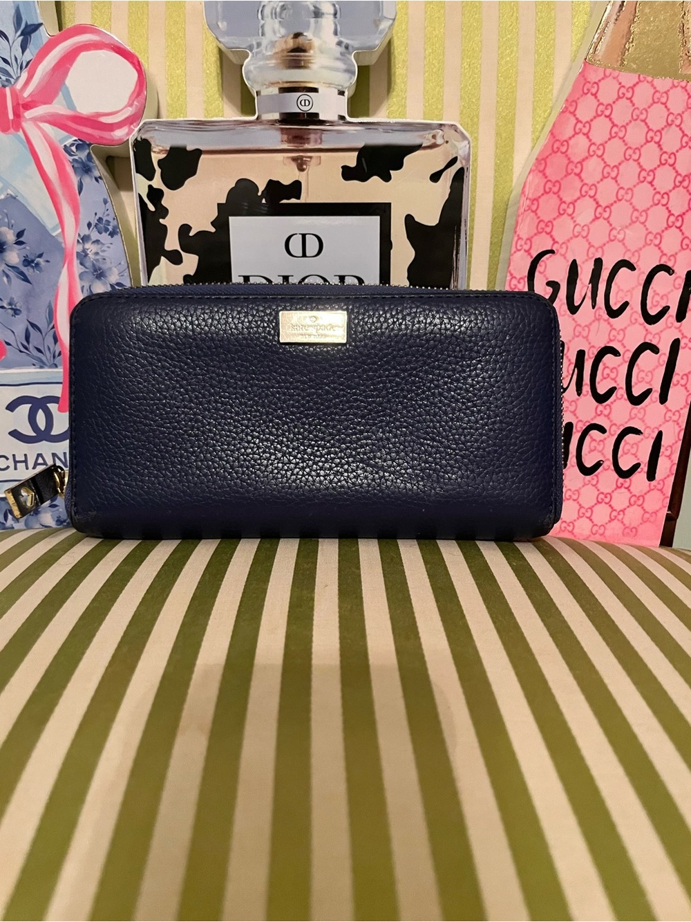 kate spade Navy Pebbled Leather Zip Wallet with Gold Plaque